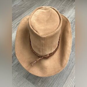 vintage "Walkabout" leather hat, made in Australia